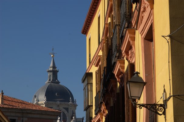 Madrid: tetti e colori tipici dei palazzi