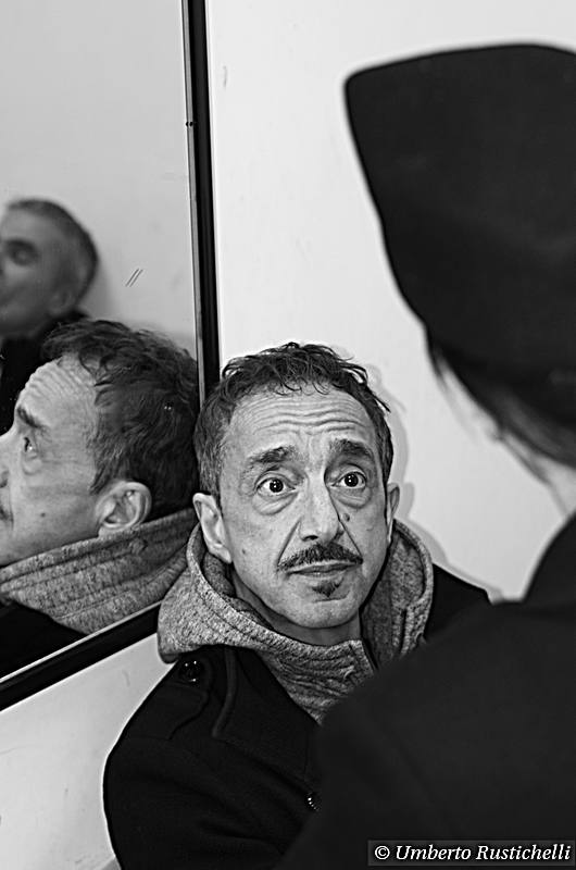 preparazione degli attori nei camerini e ritratti: Maurizio Palladino