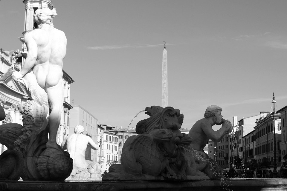 Rome, Piazza Navona, shot with the Pentax K 24mm