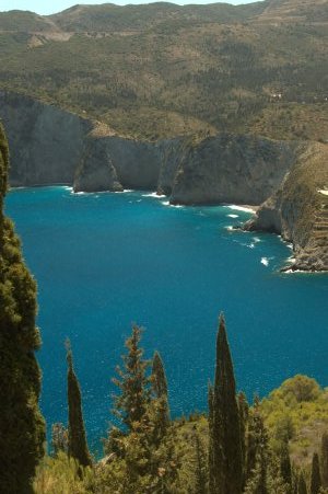 Il mare ad Assos visto dalla strada che conduce al castello