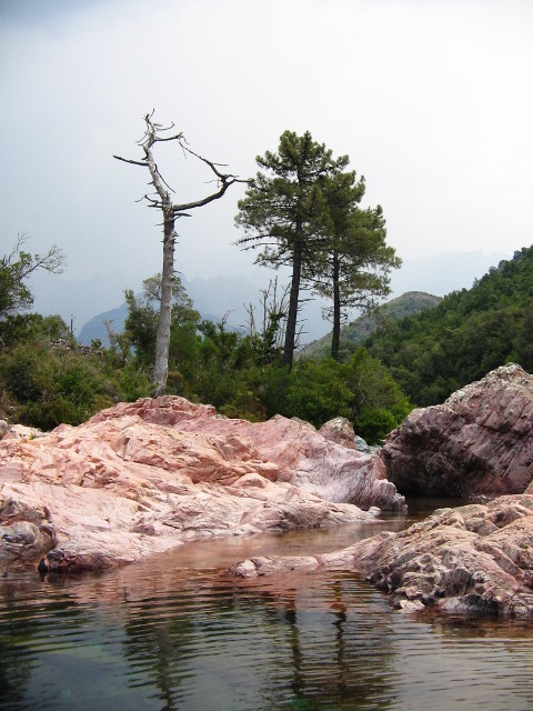 il Fiume Fangu e le sue rocce rosse