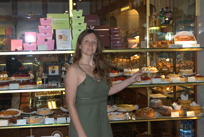 Vetrina golosa di una pasticceria a Zurigo