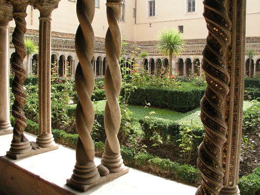 chiostro della chiesa di San Paolo fuori le Mura