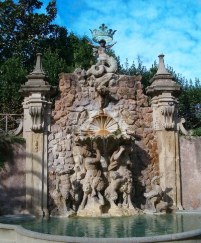 fontana dei satiri a presso Villa Sciarra a Roma. Fountain nearby Villa Sciarra in Rome