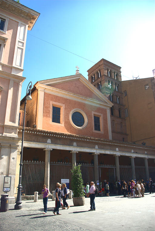 church of San Lorenzo in Lucina, facade